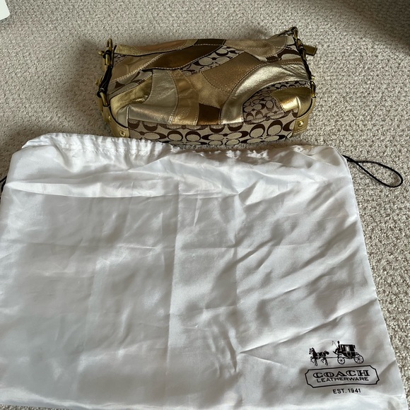 Coach leather/suede handbag, gold/tan Color’s,brand new in excellent condition. - Picture 5 of 5
